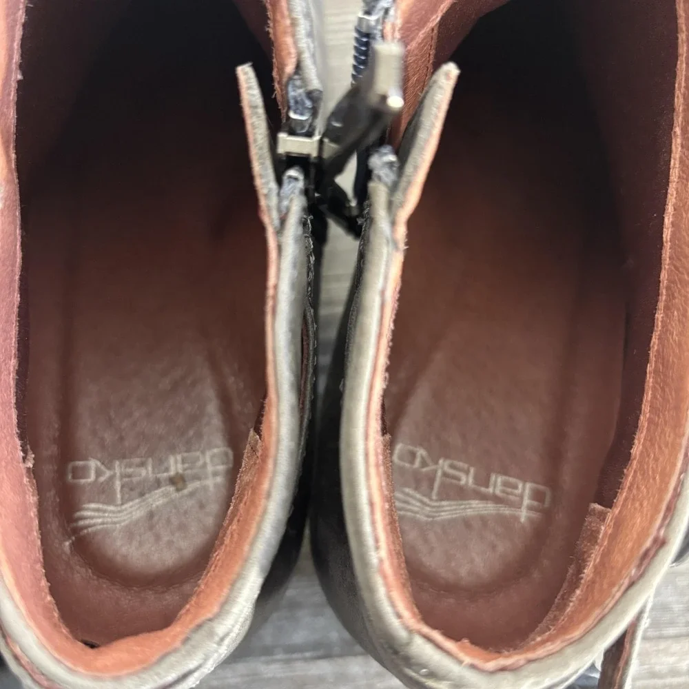 Dansko Booties Womens Size‎ 38 Gray Leather Waterproof Ankle Zip Block Heel